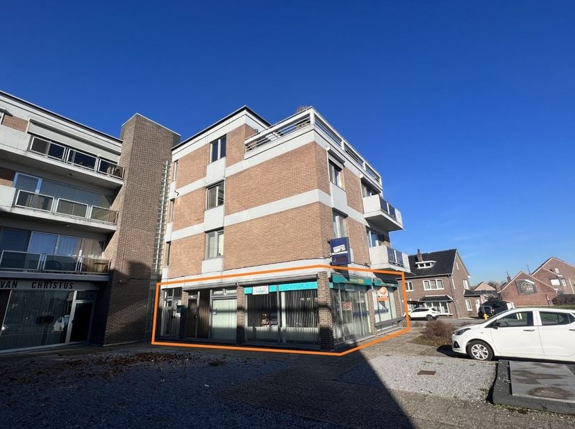 Bien professionnel à vendre
                    à 3621 Rekem