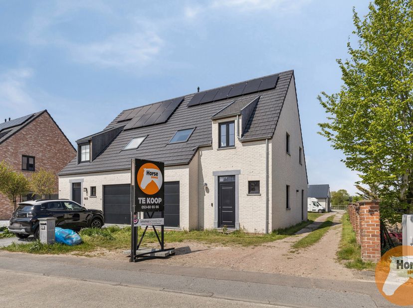 EERSTE KIJKMOMENT: ZATERDAG 03/05 vanaf 14U (enkel op afspraak!) TORHOUT - Recente HOB met paardenstallen, uitloop en &#039;winterweide&#039; - EPC label  &quot;A&quot; (