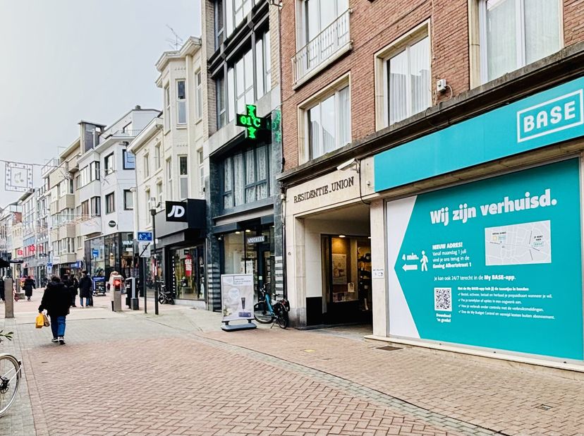 ONMIDDELLIJK BESCHIKBAAR&lt;br /&gt;
Bezoek aanvragen kan uitsluitend via de website: www.dewaele.com. Telefonisch is dit niet mogelijk. &lt;br /&gt;
Indeling: &lt;b