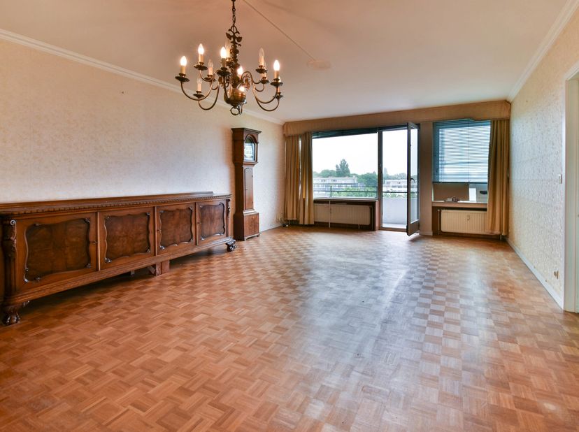 TRIOR vous propose ce bel appartement de +- 89m², très lumineux, situé au 7ème étage à proximité de toutes les facilités dans un quartier verdoyant. I