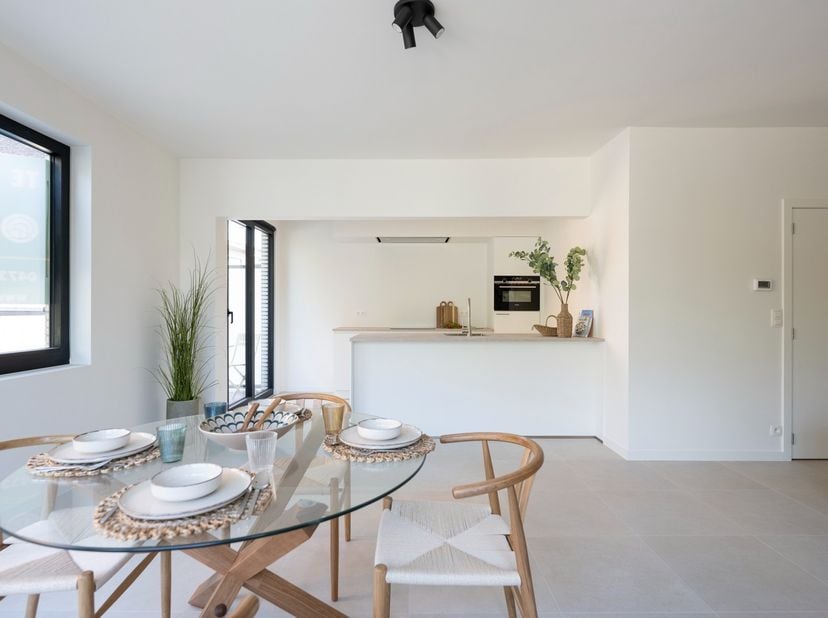 Gerenoveerd appartement met terras
