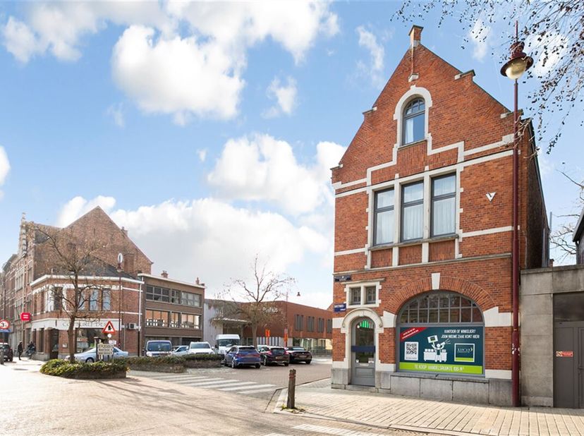 Interessante opbrengst eigendom in het centrum van Aarschot!&lt;br /&gt;
De opbrengst eigendom bestaat uit een zéér ruim appartement met daaronder een hande