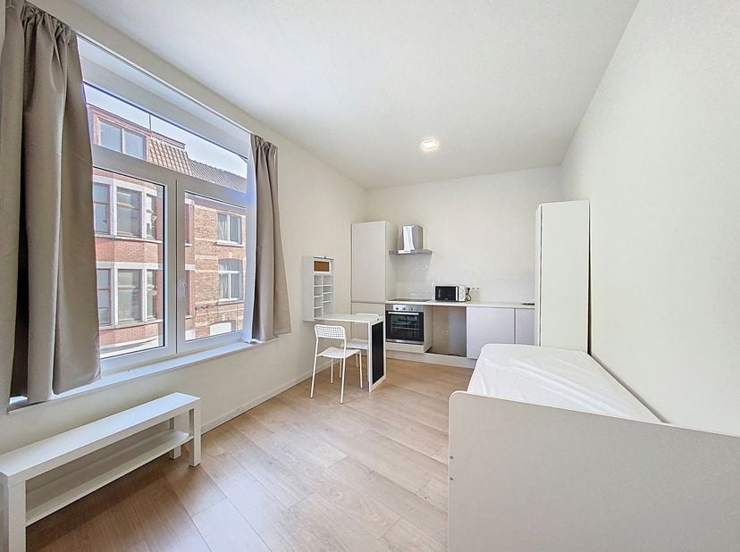 Situation&lt;br /&gt;
Ce studio entièrement rénové est situé au 2, rue Jan Baptist David à Gand, une rue calme et très bien située à proximité du centre-vil