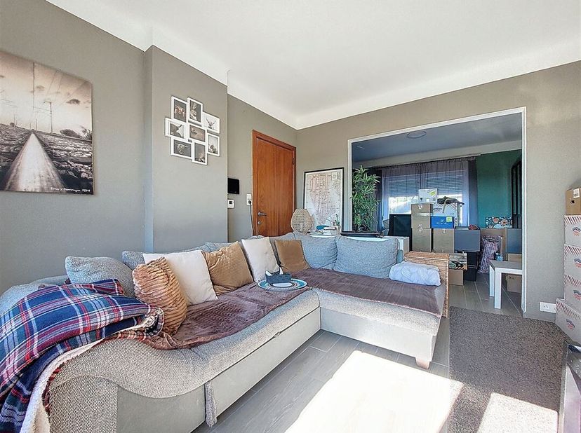 W Immobilière vous propose en location à Arlon une bonne maison d&#039;habitation composée comme suit: niveau 0: hall d&#039;entrée, wc, séjour, cuisine équipée