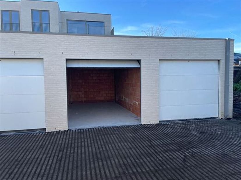 Garage à vendre
                    à 2870 Puurs