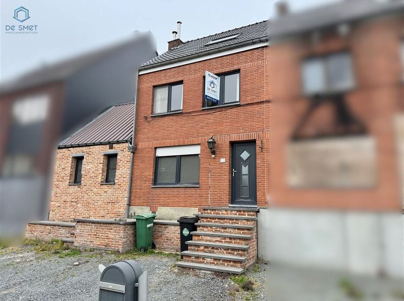 Cette charmante maison est idéalement située dans une rue à sens unique au coeur de Galmaarden, à distance de marche des écoles, des commerces, de la