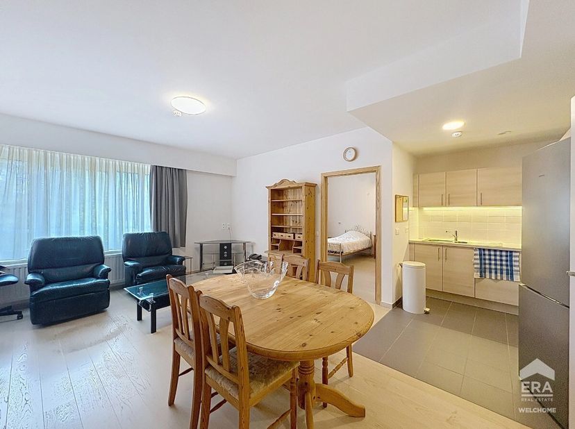Dans la Résidence Services &quot;Saint Vincent&quot; à Soignies, bel appartement au 2ème étage avec ascenseur comprenant : living avec coin cuisine, 1 chambre,