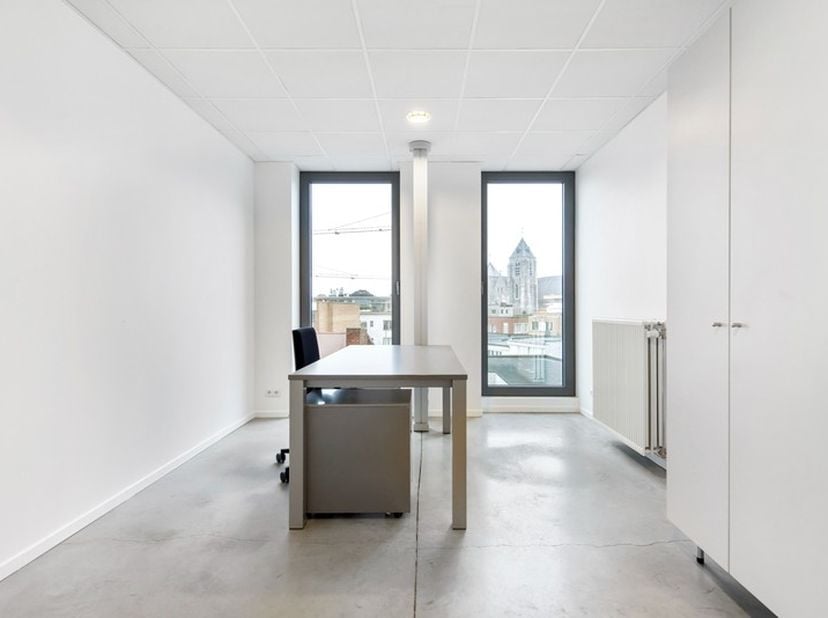 Bien professionnel à louer
                    à 8500 Kortrijk