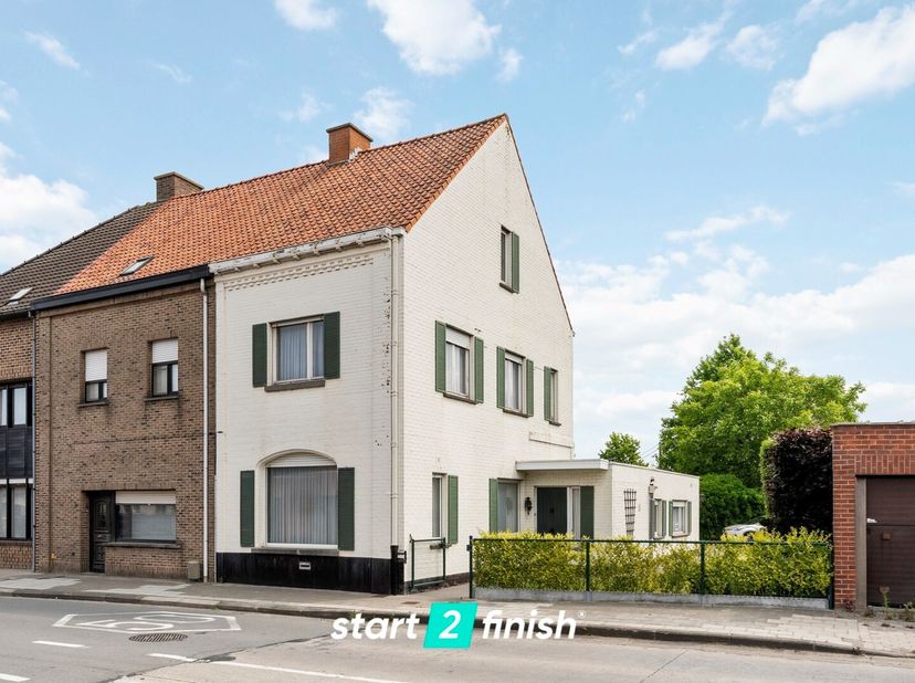 Maison à vendre
                    à 8800 Oekene