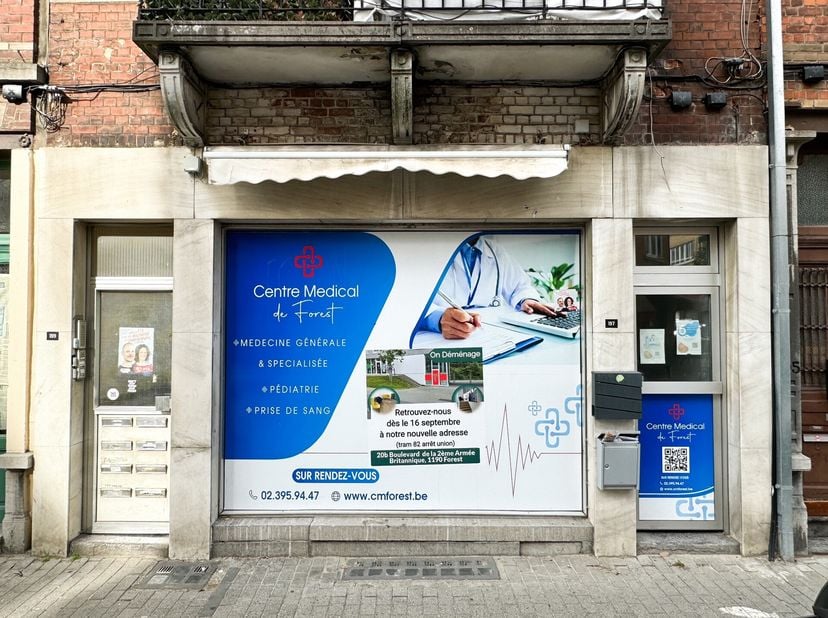 Ce commerce de 62,40m2 bénéficie d&#039;une visibilité exceptionnelle. Ce quartier est réputé pour son dynamisme commercial et son attractivité, offrant un