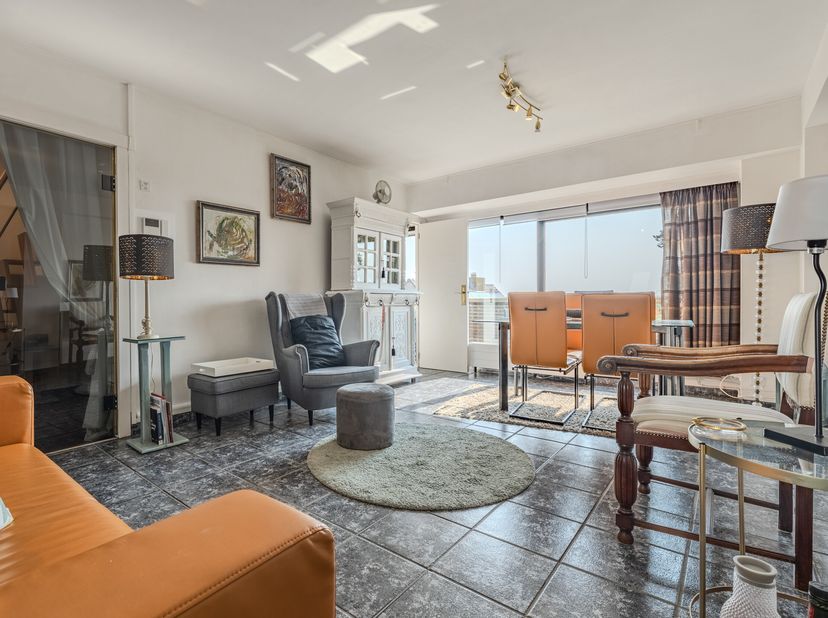 Dit zonnige appartement is zuidgericht en bevindt zich op een rustige locatie in Middelkerke. Het appartement beschikt over twee ruime slaapkamers, ee