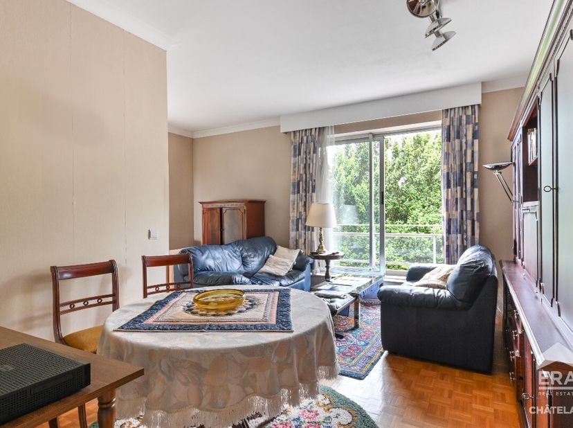 ERA CHATELAIN vous propose cet appartement en bon état idéalement situé dans un immeuble en retrait de voirie et à l&#039;abri des regards sur l&#039;Avenue de