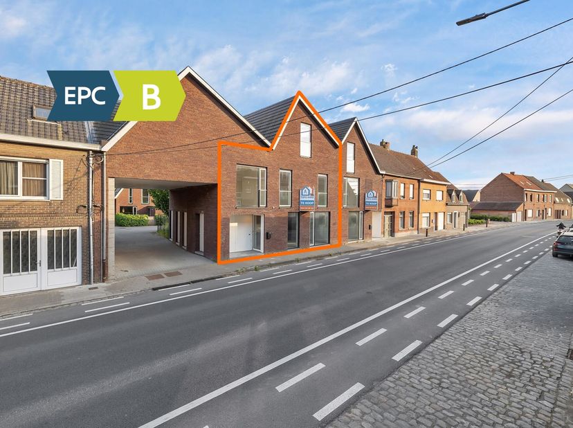 Veuillez répondre à lannonce. Nous vous contacterons. Maison nouvellement construite 5 chambres, complètement prête à emménager, peinte soi-même ! En