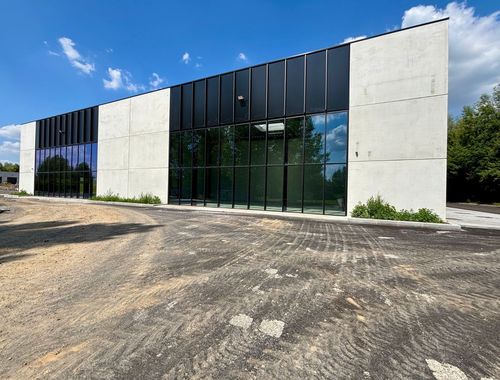                                         Bâtiment d’entreprise à louer à Enghien, € 4.908,75
