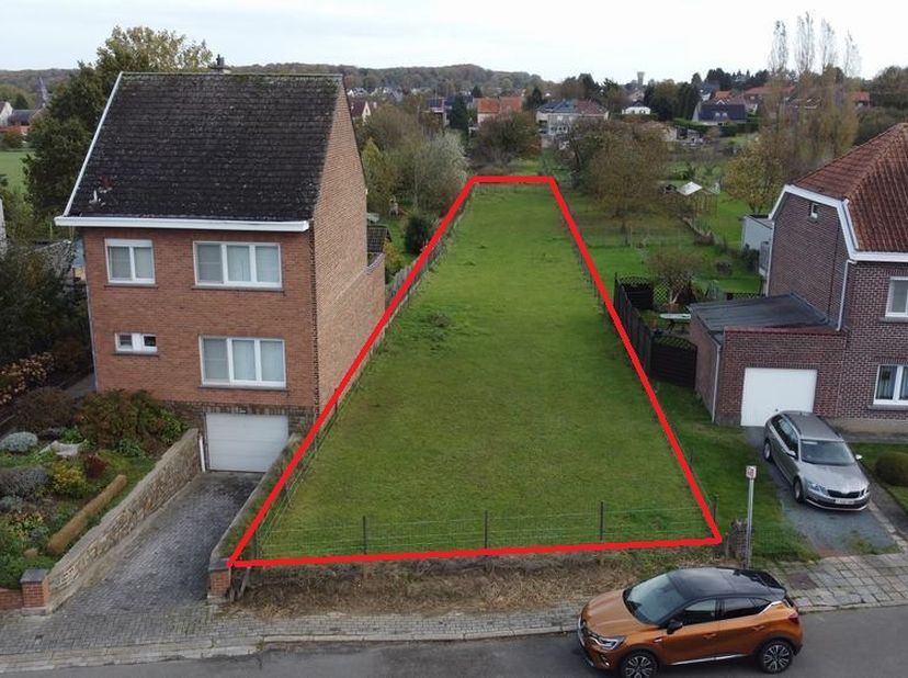 Fantastique terrain à bâtir pour un développement de maison trois façade près du centre de Moorsel. Le terrain à bâtir de +/- 13 are 16ca a une vue un
