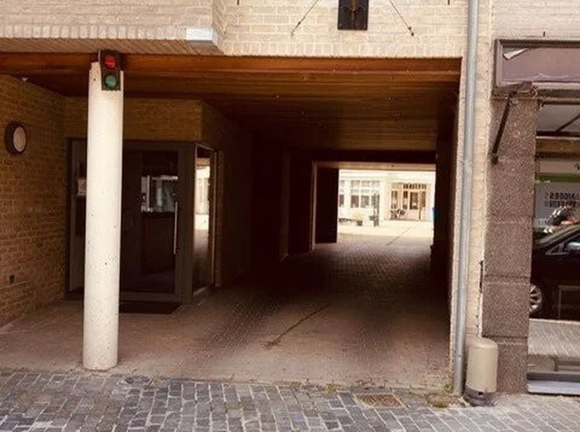 Een ondergrondse staanplaats in het hartje van Mol centrum.&lt;br /&gt;
Bel Bieke voor meer informatie of een bezoek ter plaatse&lt;br /&gt;
0470 122 880.