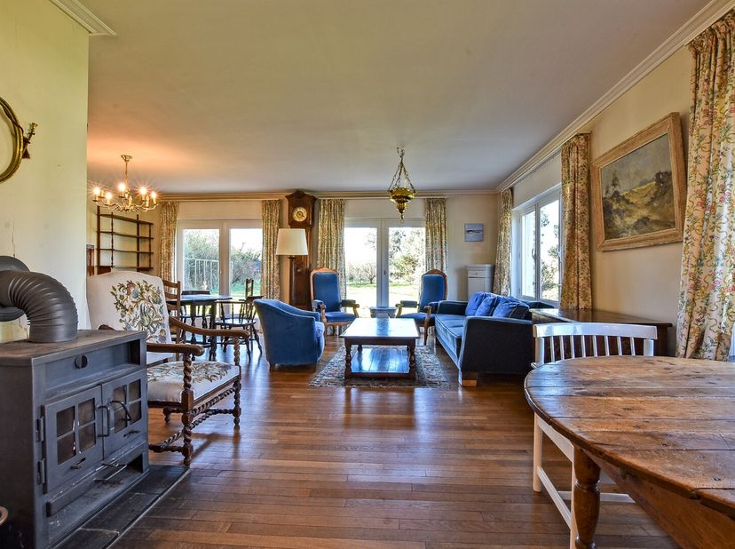 Karaktervolle Villa in de Simli-wijk te Nieuwpoort op 717 m² unieke kans!&lt;br /&gt;
Deze authentieke villa biedt een uitzonderlijke kans voor wie op zoek