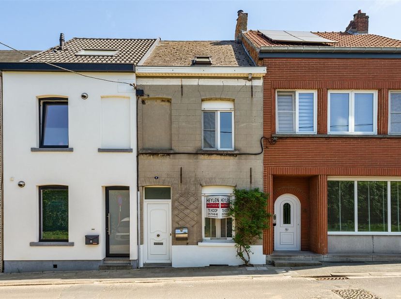 Deze instapklare woning biedt alles wat je nodig hebt voor een comfortabel en zorgeloos leven. Met twee slaapkamers is ze perfect voor alleenstaanden,