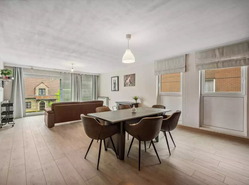 Demande de visites : lisa@aefimmo.be&lt;br /&gt;
Au premier étage d&#039;un immeuble bien situé près du centre de Kortenberg, vous trouverez cet appartement spac