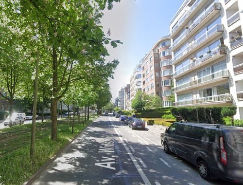                                         Garage à louer à Uccle, € 150
