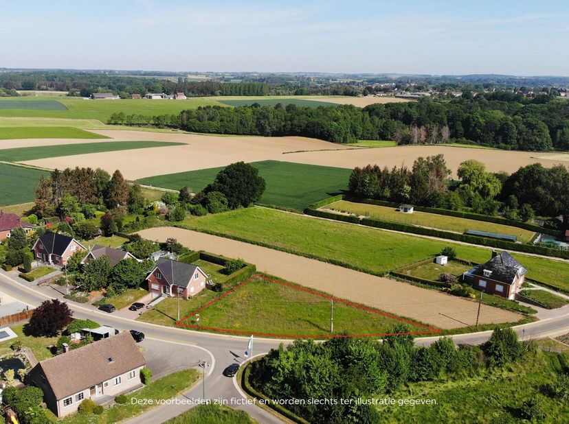 Bouwgrond omringd door velden gelegen in een residentiële wijk in Terlanen op slechts enkele minuten van het centrum en het openbaar vervoer.&lt;br /&gt;
Cl