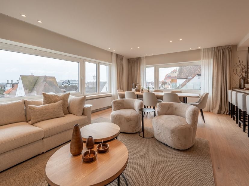Res. Sun Twins &lt;br /&gt;
&lt;br /&gt;
Appartement d’angle luxueux et spacieux avec 3 chambres à Duinbergen.&lt;br /&gt;
L’appartement est situé dans un coin, au troi