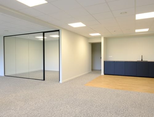                                         Commercieel Gebouw te huur in Bilzen, € 1.800

