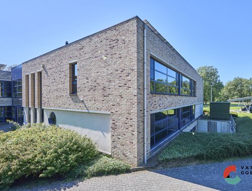                                         Immeuble de bureaux à louer à Houthalen, € 3.140
