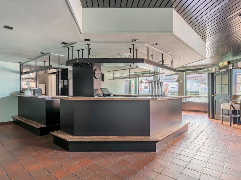 Bien professionnel à vendre
                    à 3740 Bilzen