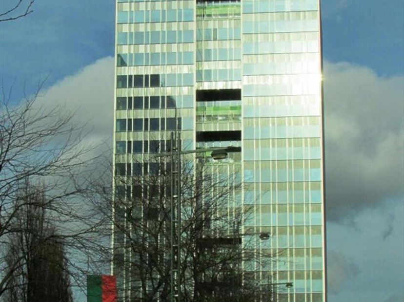 Modern kantoorgebouw gelegen in de Noordwijk van Brussel. Compleet kantorengebouw met alle nodige voorzieningen.&lt;br /&gt;
Oppervlakte van 570 m²&lt;br /&gt;
Pa