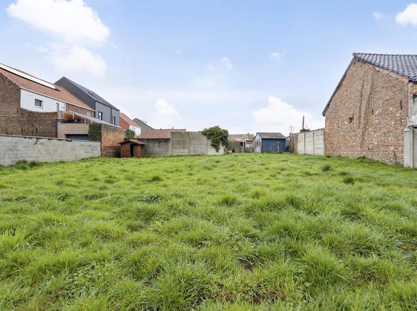 Terrain à vendre
                    à 3300 Goetsenhoven