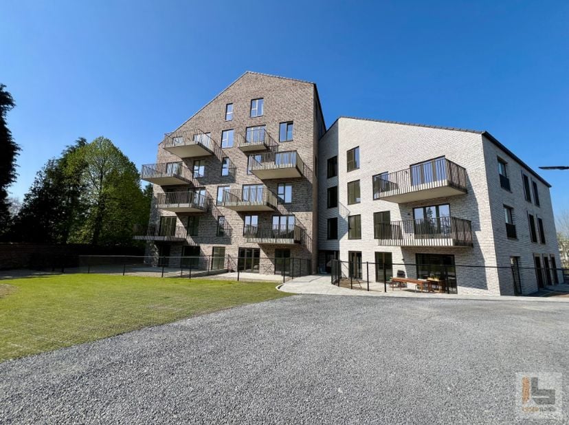 Appartement à vendre
                    à 9600 Renaix