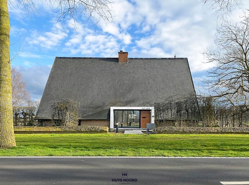*** IN OPTIE***&lt;br /&gt;
&lt;br /&gt;
Tijdloos wonen in dit architecturaal meesterwerk,  naar de hand van architect J. De Coster, met adembenemend zicht over d