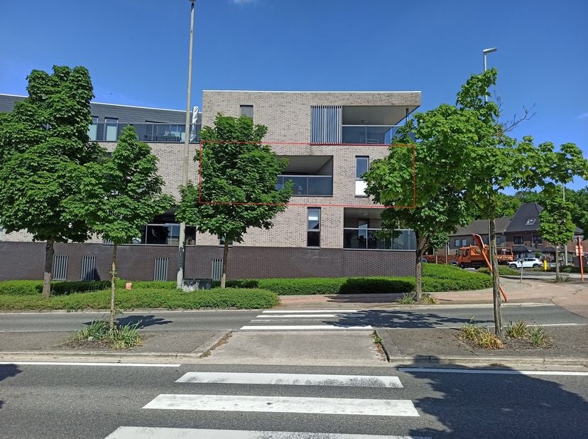 energiezuinig energieklasse A, recent, zeer ruim (164m2) en zeer luxueus afgewerkt 3 slpk app met groot terras, afgesloten garagebox ondergronds, afge