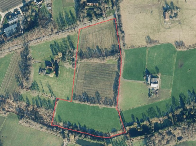 Terrain à vendre
                    à 2500 Lier
