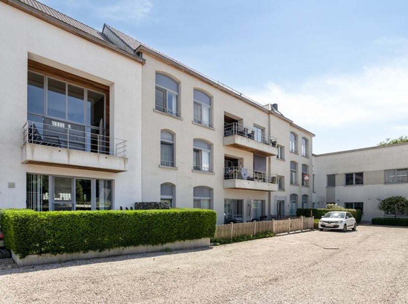 Bieden vanaf: 299.000,00 euro!&lt;br /&gt;
&lt;br /&gt;
KIJKDAG ZATERDAG 30/8 VAN 10U TOT 12U!&lt;br /&gt;
 &lt;br /&gt;
Op zoek naar een instapklaar appartement met karakter