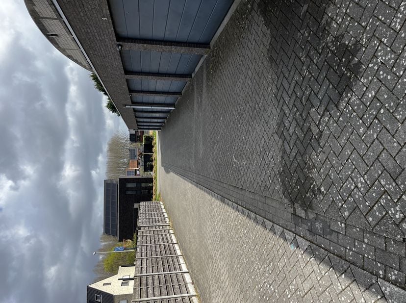 Het goed betreft 2 garageboxen in de Boswijk te ranst.&lt;br /&gt;
De garageboxen zijn voorzien van elektriciteit en licht.&lt;br /&gt;
De poorten hebben een open