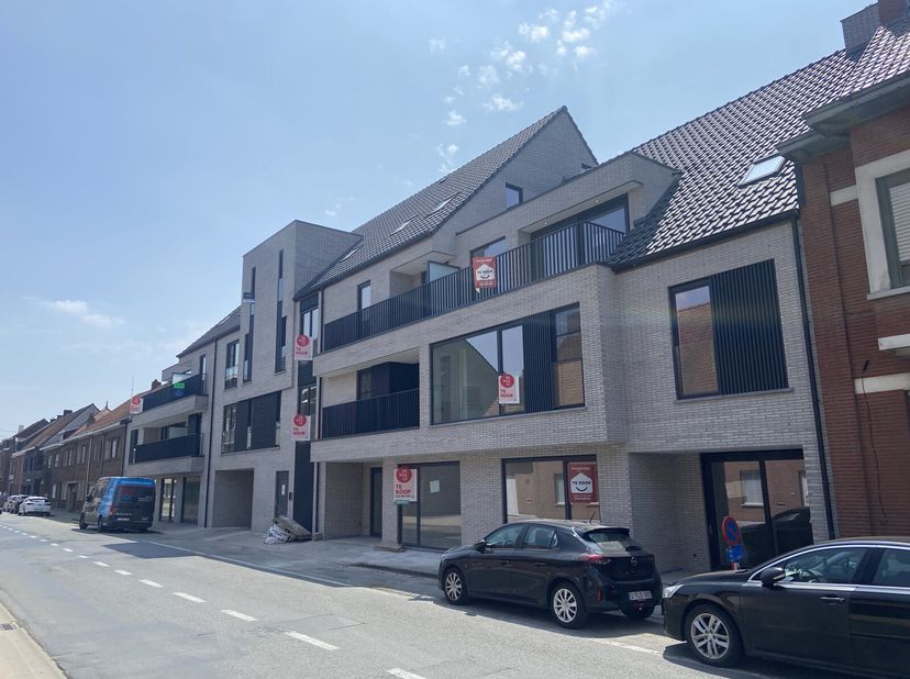 Gelegen in de Leibaardstraat 190 te Desselgem vinden we in dit nieuwbouwproject, deze unieke penthouse terug.&lt;br /&gt;
Het appartement voldoet aan de laa