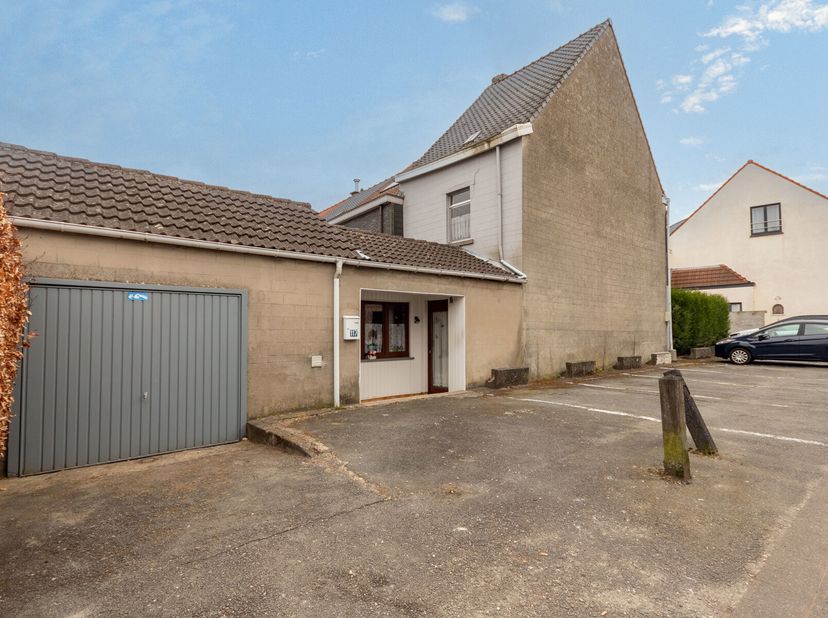 Immo Pické biedt U deze gunstig gelegen woning aan gelegen in de nabijheid van winkels, scholen, openbaar vervoer en de belangrijkste verbindingswegen