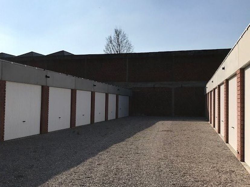 Garage à louer
                    à 8870 Izegem