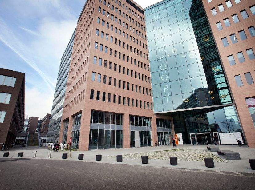 Deze moderne kantoren te huur bevinden zich in het Zuiderpoort Office Park, een kantorencomplex met een zichtbare en enorm toegankelijke locatie te Ge