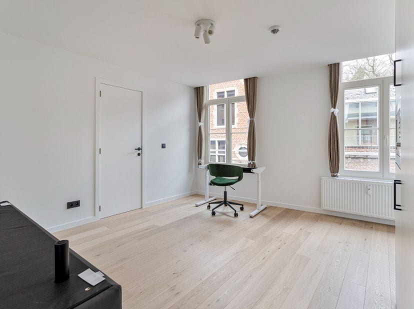 Deze prachtige studentenkamer bevindt zich in het centrum van Leuven op een rustige locatie.&lt;br /&gt;
Dit opbrengstpand bestaat uit 29 vergunde studenten