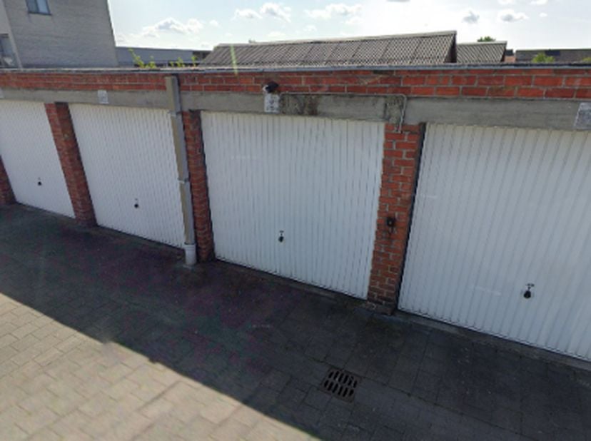 Garage à louer
                    à 9900 Eeklo
