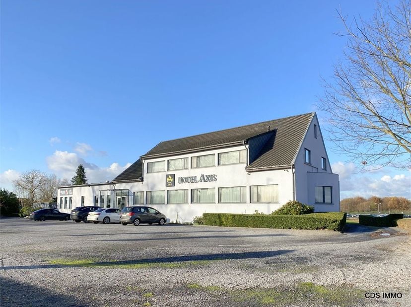 4* HOTEL met 24 kamers&lt;br /&gt;
&lt;br /&gt;
Instapklaar viersterrenhotel , strategisch gelegen vlakbij de luchthaven Zaventem en de driehoek Brussel, Leuven e
