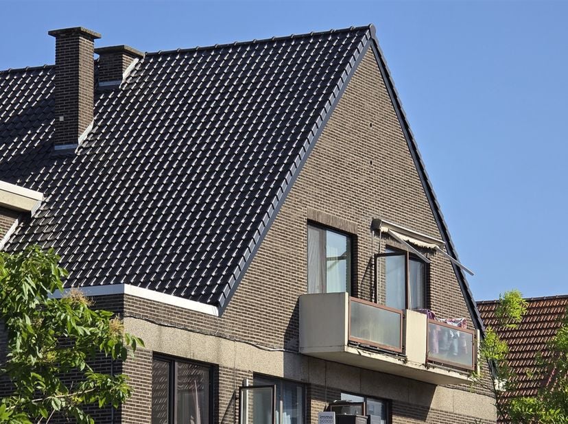 Ben je op zoek naar een knusse en praktische woonplek in het centrum van Leuven? Dan is deze volledig gemeubelde studio precies wat je zoekt. De studi