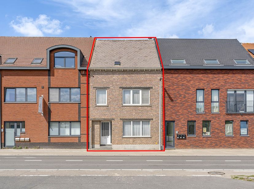Interesse in deze woning? Contacteer Frank Hendriks op +32479/09.25.32 of mail naar hendriks@yourhousevastgoed.be voor het maken van een vrijblijvende