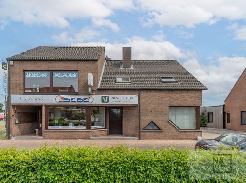 Bien professionnel à vendre
                    à 2370 Arendonk