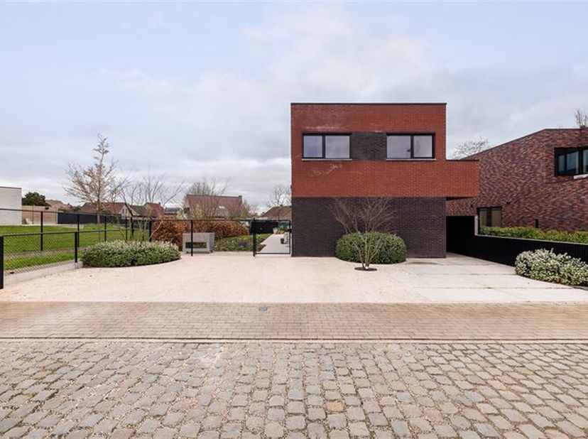 In de rustige en kindvriendelijke Stenen Molenwijk te Scherpenheuvel, vlak bij de Colruyt, het stadscentrum en op een boogscheut van de E314, wacht de