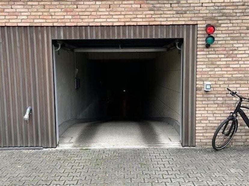 Ondergrondse staanplaats te koop in Hoogboom Kapellen&lt;br /&gt;
Ligging: zijstraat van Hoogboomsteenweg, gelegen te Residentie Castelijm&lt;br /&gt;
Omschrijvin