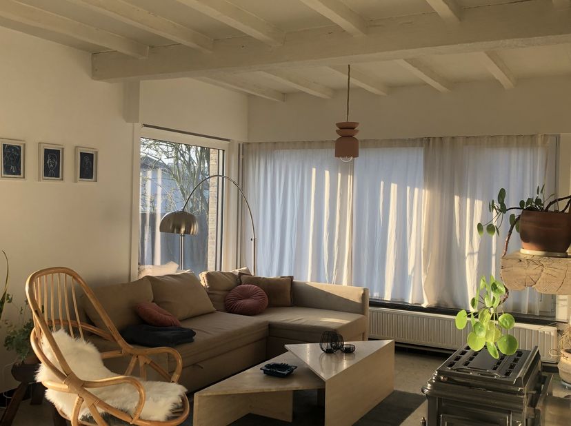 Charmante maison individuelle dans un quartier verdoyant et calme, idéalement située avec toutes les commodités &lt;br /&gt;
(commerces, écoles, parc de loi